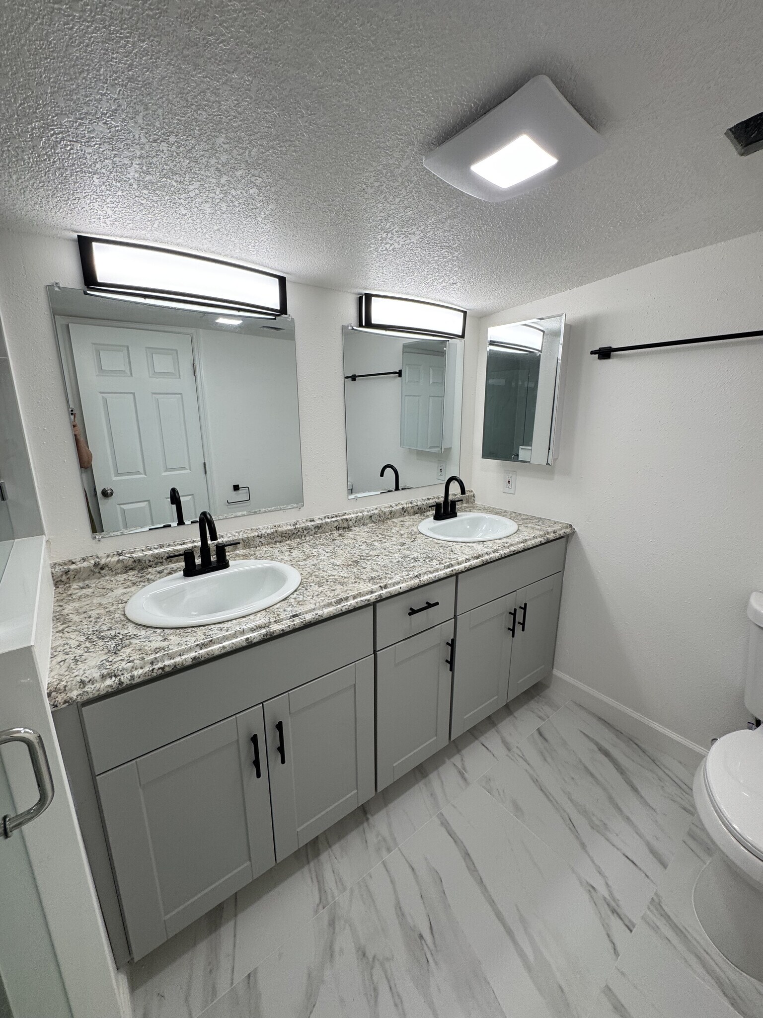 Building Photo - 909 36th St