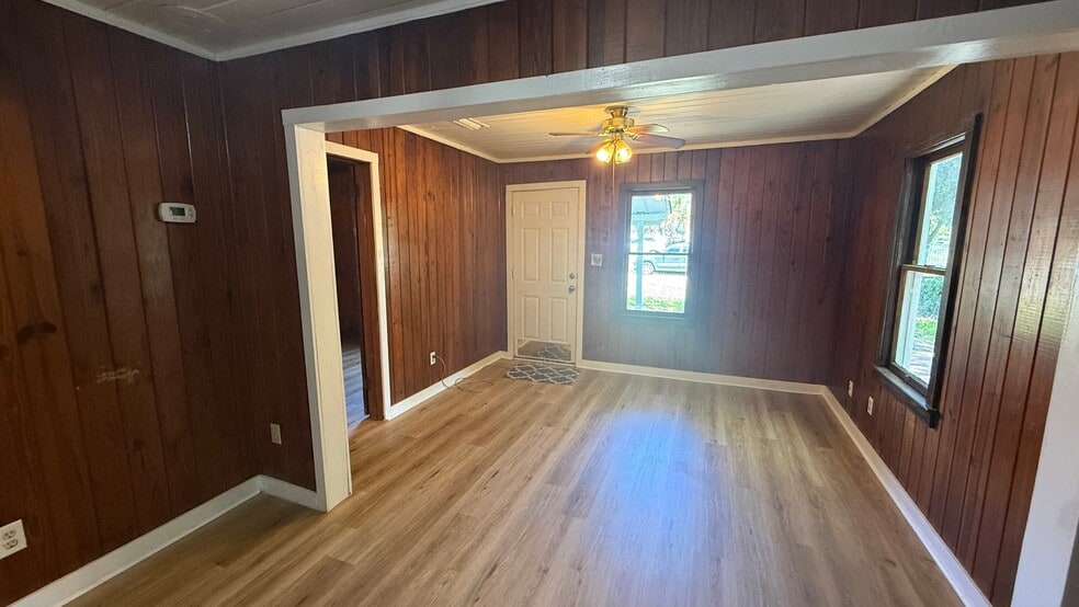 Building Photo - 416 Dairy Ave