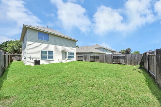 Building Photo - 14423 Hillard Green Ln
