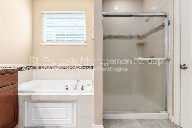 Building Photo - 10327 Indigo Dr