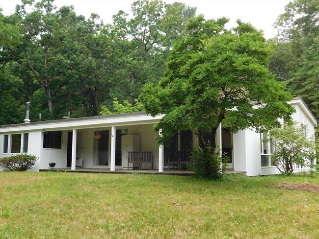 Building Photo - 60 Shaw Dr