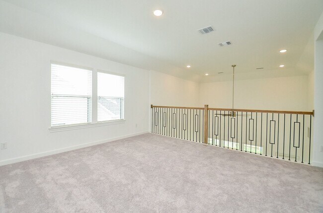 Building Photo - 3811 Hermitage Dr