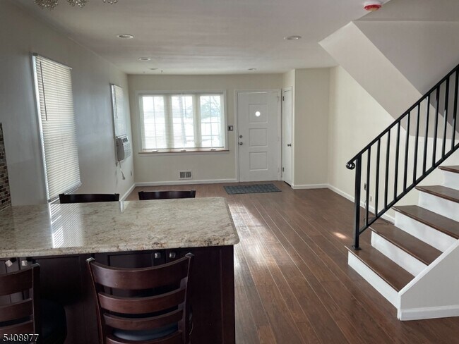 Building Photo - 411 Lake Shore Dr