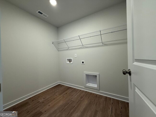 Building Photo - 7253 Mulberry St