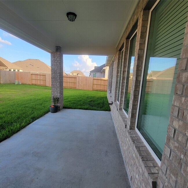 Building Photo - 2344 Blue Sail Dr