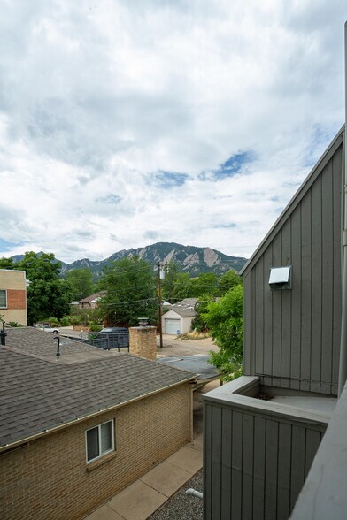 Building Photo - 845 20th St