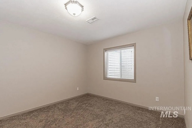 Building Photo - 2221 Frontier Dr