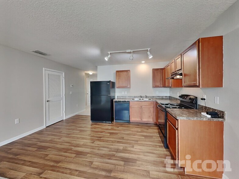 Building Photo - 2491 Stanton Ave