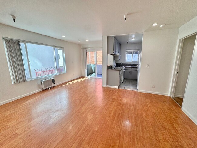 Interior Photo - SA