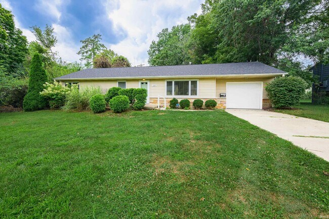 Building Photo - 117 N Hillsdale Dr