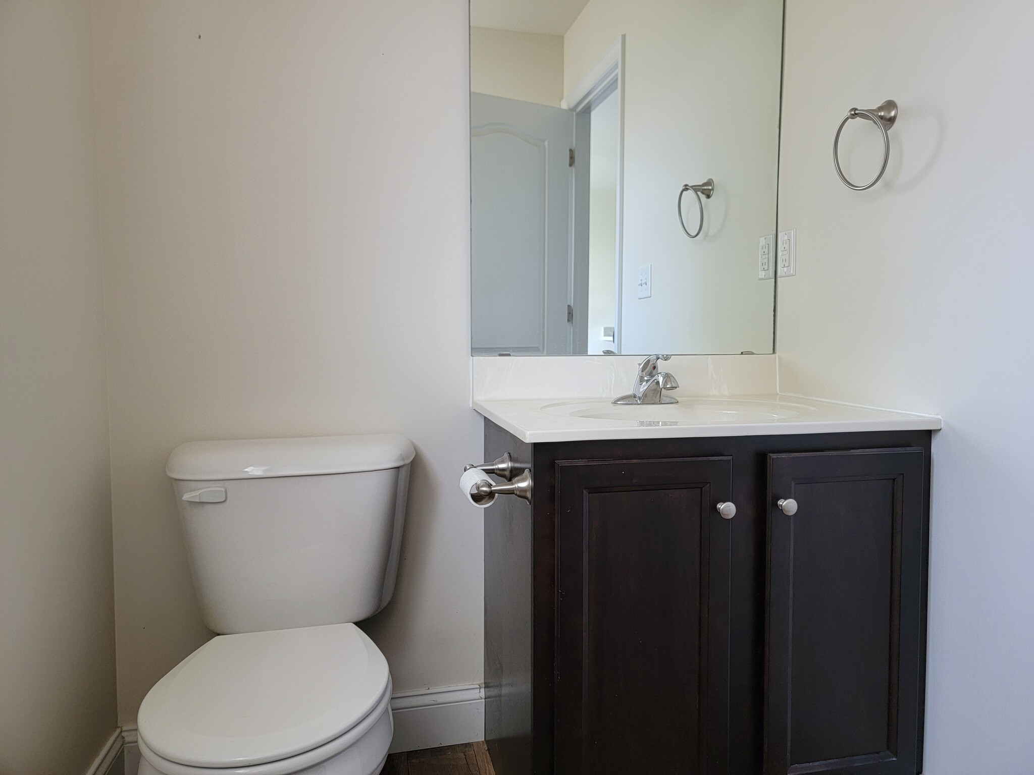 Building Photo - 126 Redstone Dr
