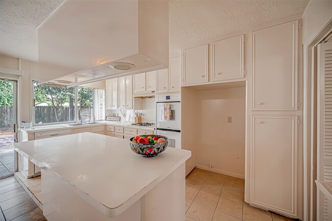 Building Photo - 10607 Silkwood Dr