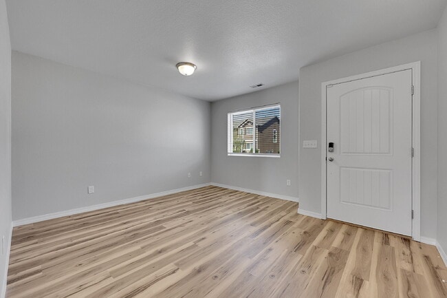 Building Photo - $2,595.00, 3 beds, 2.5 bath, Single Family...
