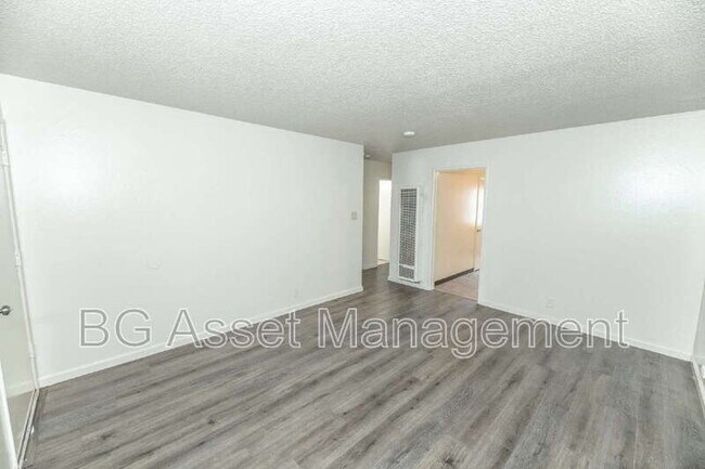 Building Photo - 433 San Marco St