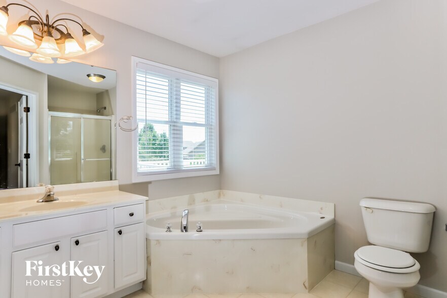 Building Photo - 3845 Bedford Pointe Dr