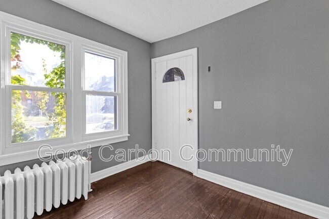 Building Photo - 326 Elmwood Ave