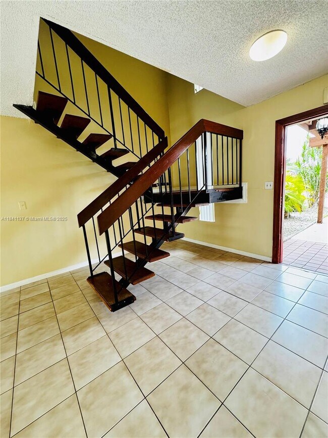 Building Photo - 6312 SW 139th Ct