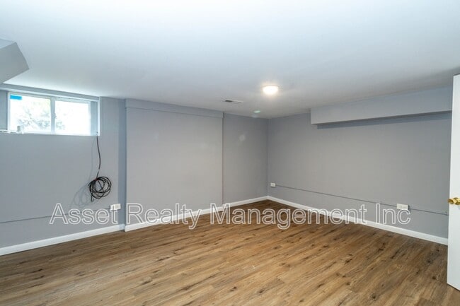 Building Photo - 602 Caswell Ave