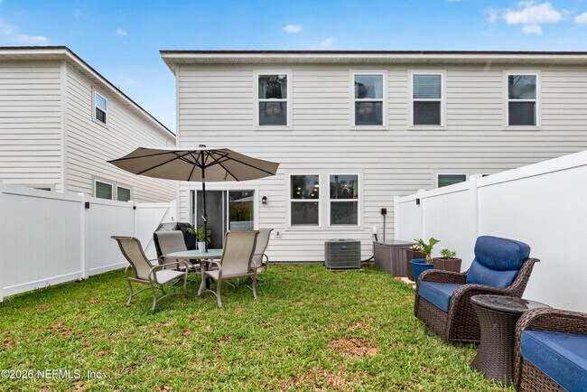 Building Photo - 14532 Macadamia Ln