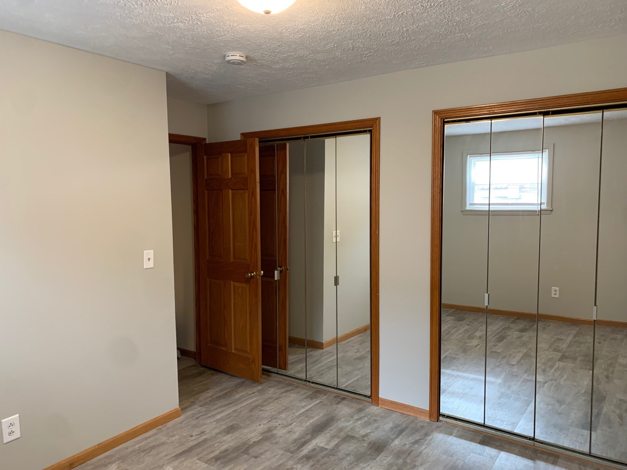 Building Photo - 703 Fairmont Dr