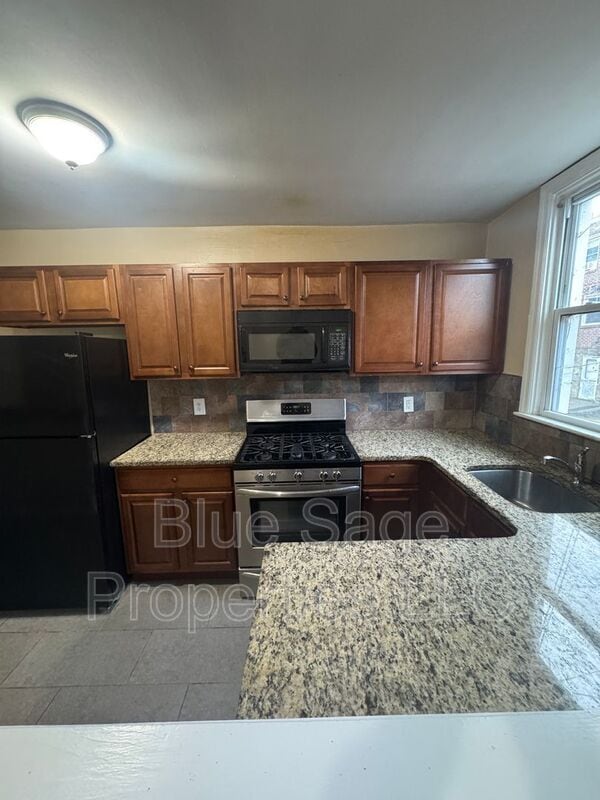 Building Photo - 6829 Clover Ln