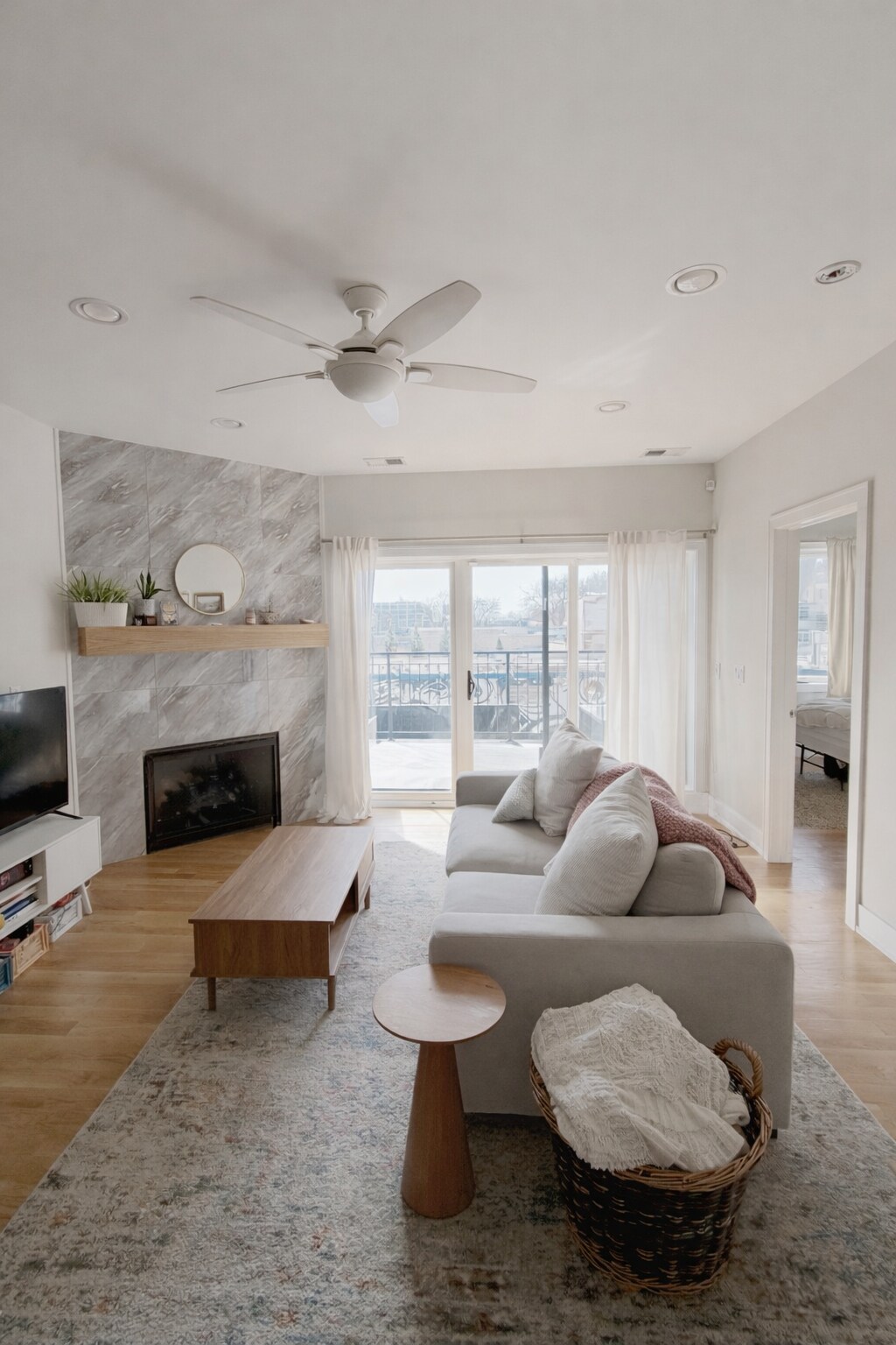 Building Photo - 3203 N Ridgeway Ave