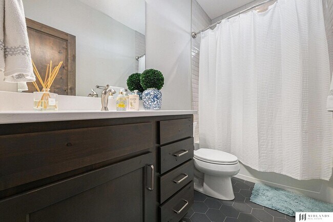 Building Photo - 11976 S 118th Ave