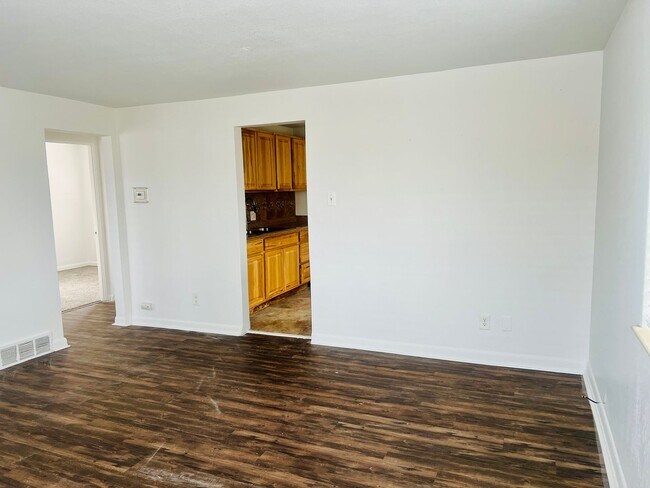 Building Photo - 16th7130