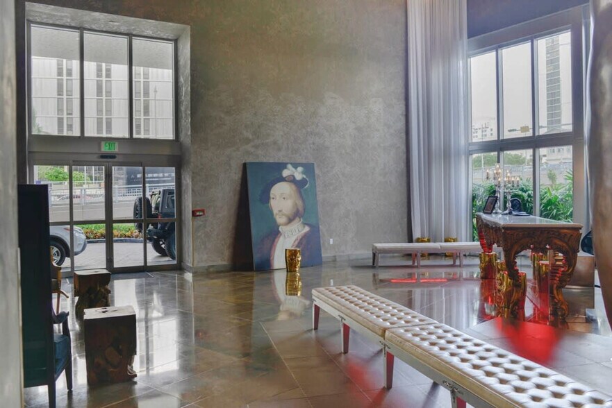 Building Photo - 485 Brickell Ave