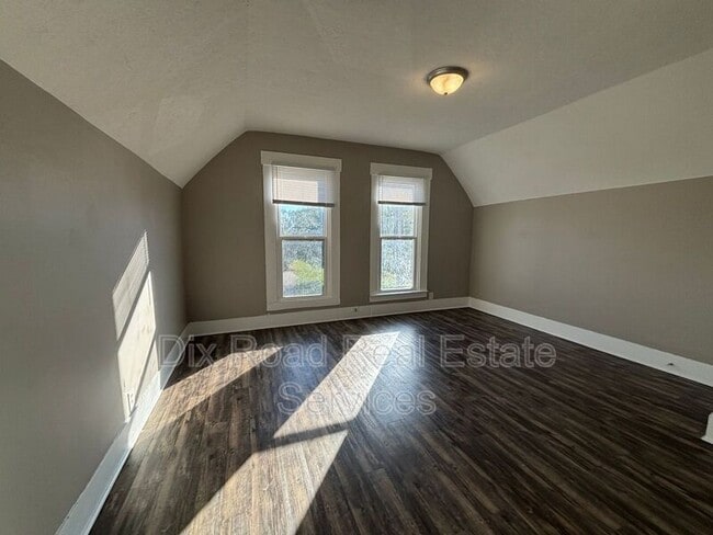 Building Photo - 107 North Second Street