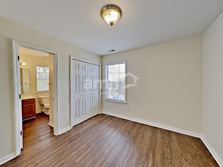 Building Photo - 2659 Hansford Dr