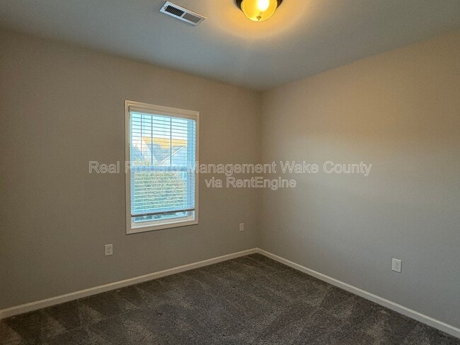 Building Photo - 1664 Highpoint St