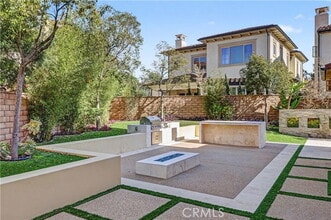 Building Photo - 108 Horseback