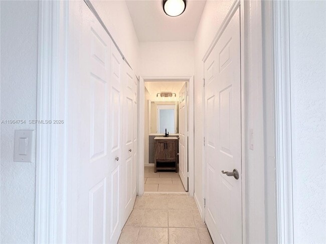 Building Photo - 792 NW 170th Terrace