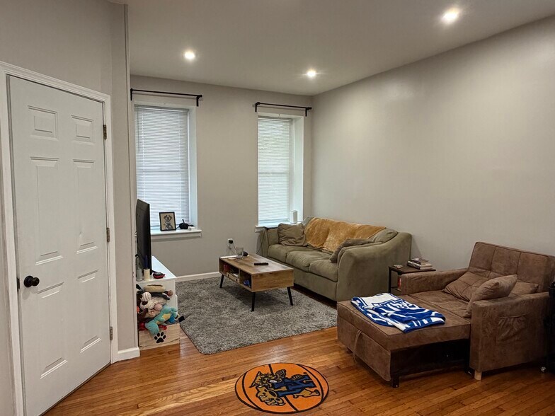 Living Area decorated - 211 Sumac St