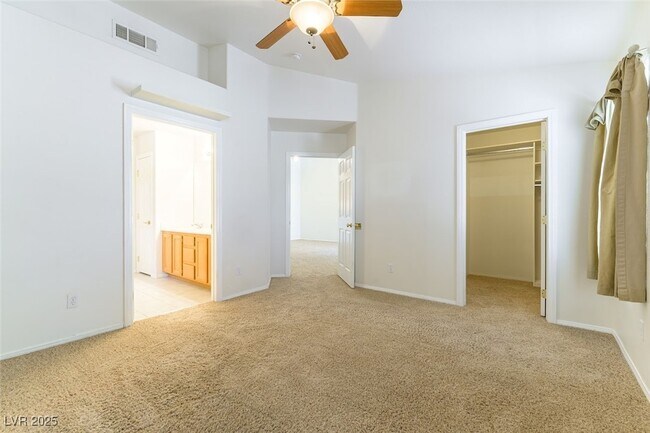 Building Photo - 3353 Kylemore St