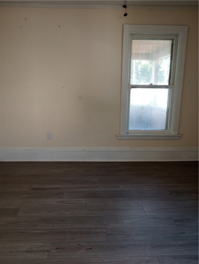 Building Photo - 410 Linden Pl