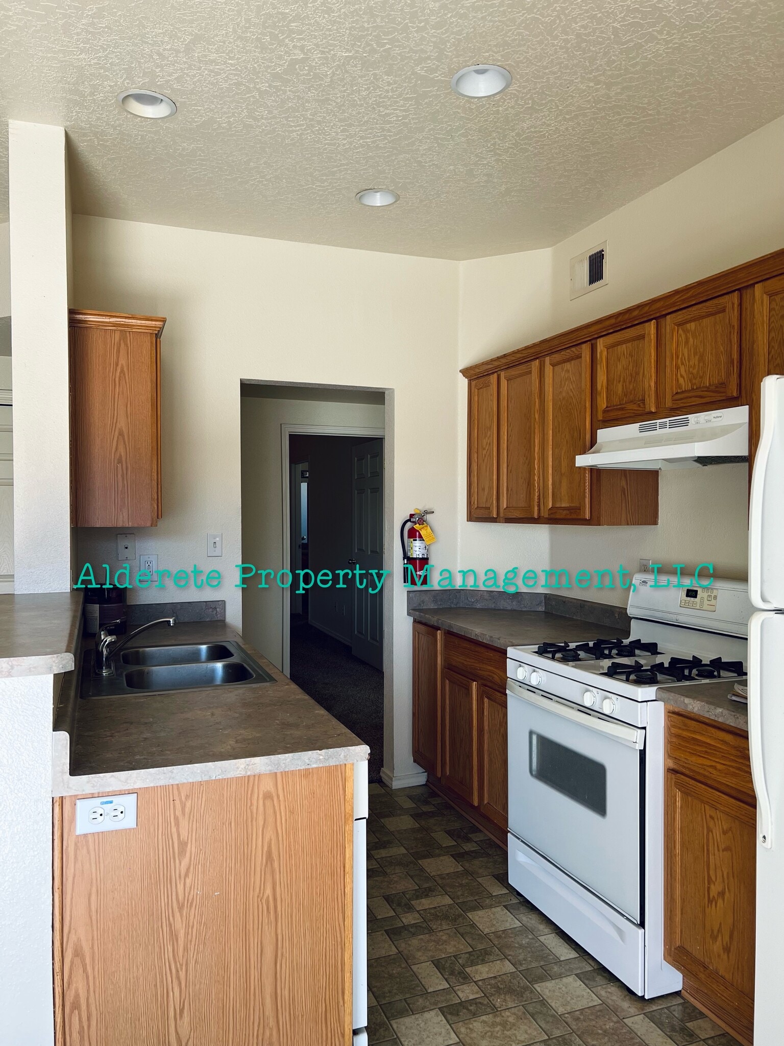 Building Photo - 4217 Ridgeway Ct