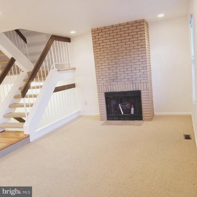 Building Photo - 10401 Storch Dr