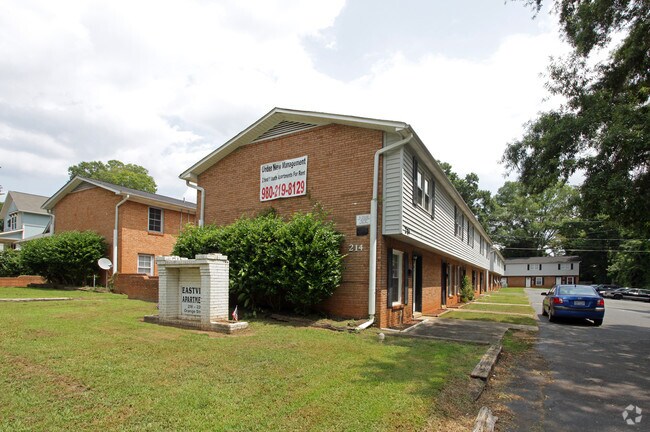 Primary Photo - Eastview Apartments