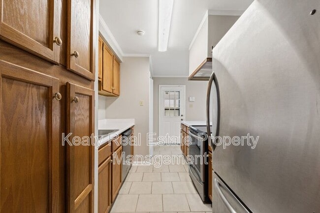 Building Photo - 137 Amber St