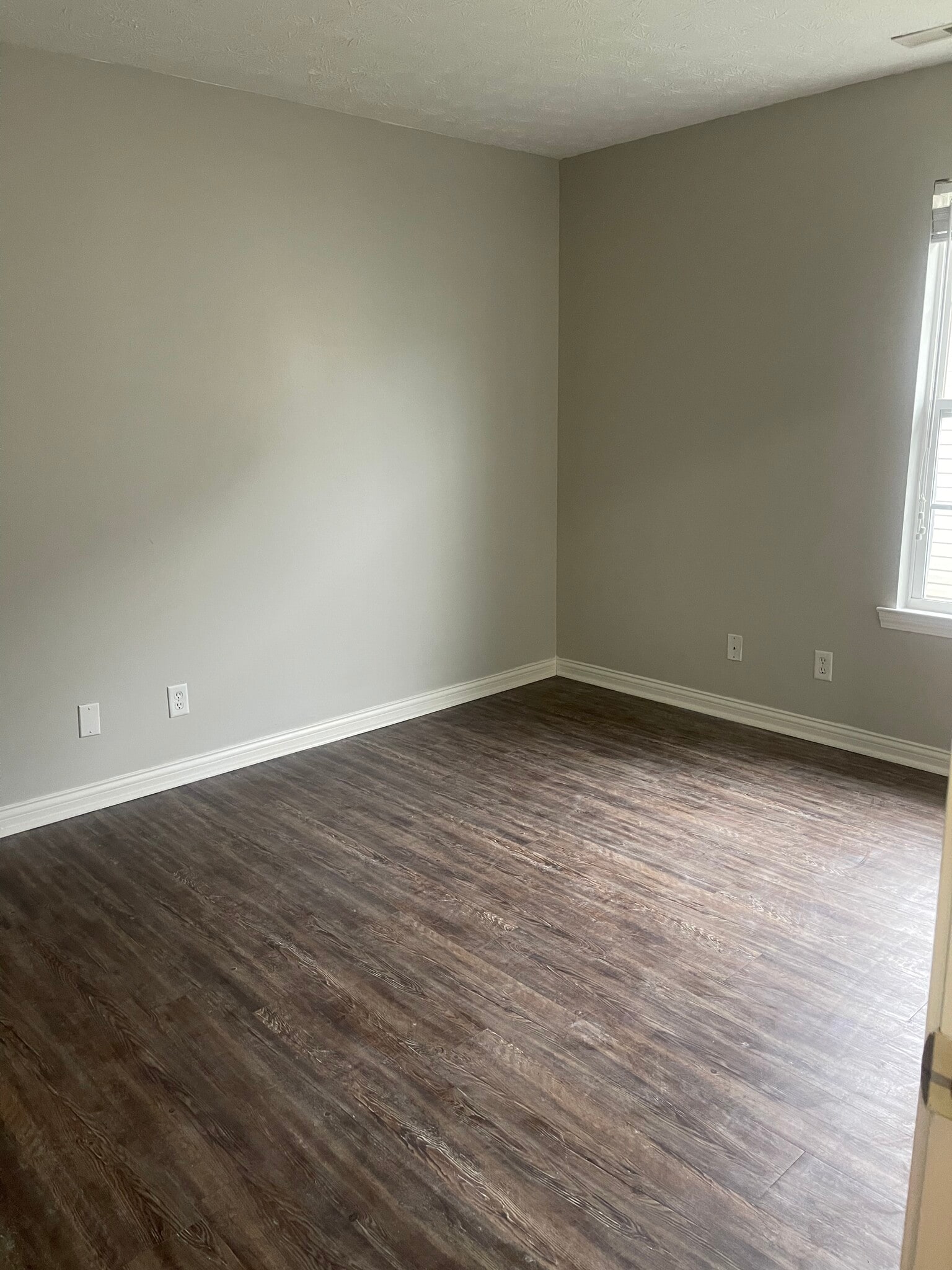 Building Photo - 406 Camden Cir