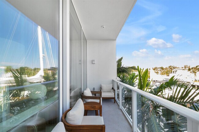 Building Photo - 2311 SE 17th St