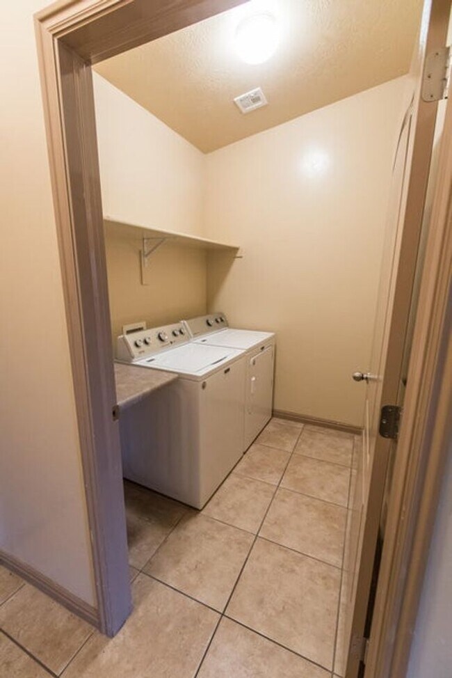 Building Photo - Custom 3 Bedroom Single-Family Home in Pri...