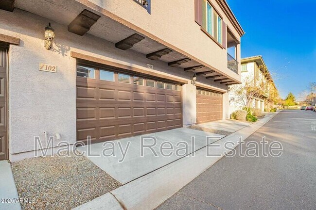 Building Photo - 1918 E Bridgeport Pkwy