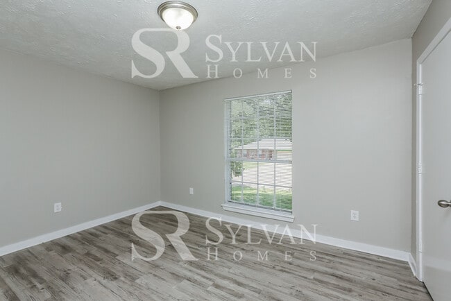 Building Photo - Enjoy living the good life in this 4 bedroom, 2 bathroom home