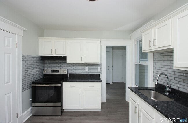 Building Photo - 75 Wilcox Ave