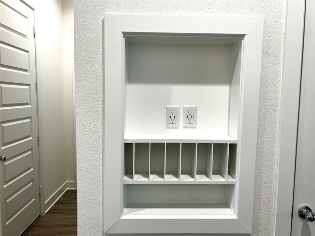 Building Photo - 3003 Lago Costa Dr