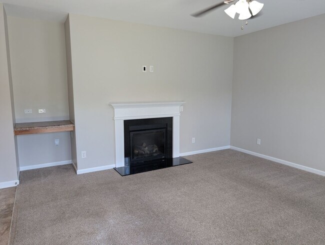 Building Photo - Pristine, move in ready Home located in th...