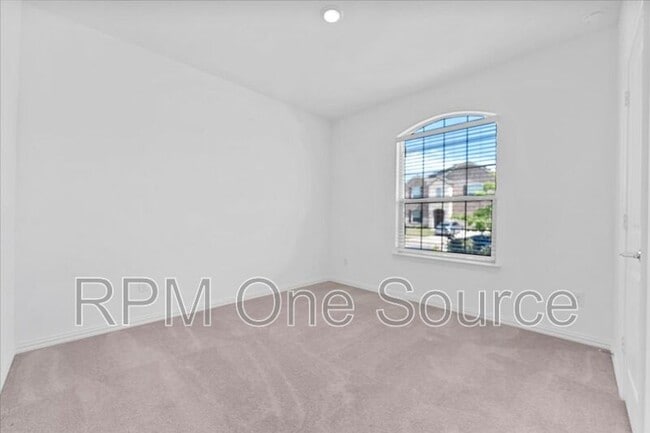 Building Photo - 812 Morwenna Rd